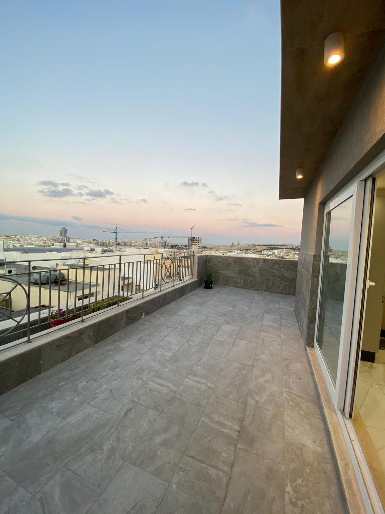 Terrace View-Stylish Two Bedrooms Fully Ac-Wifi Penthouse Мсида Экстерьер фото